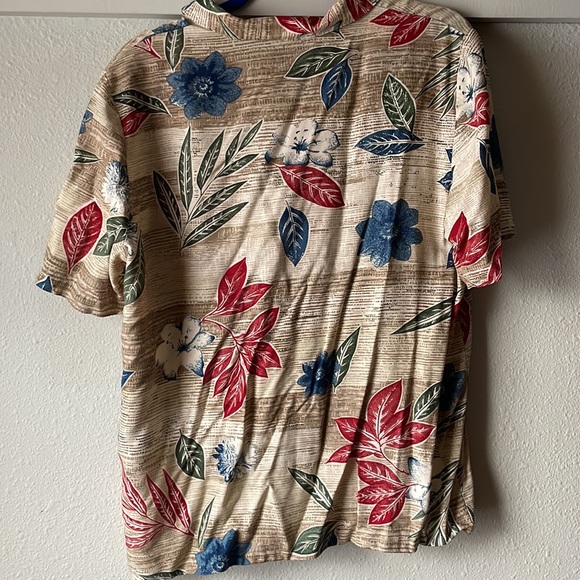Vintage tropical floral rayon short sleeve button down blouse by Alfred Dunner - Picture 6 of 6